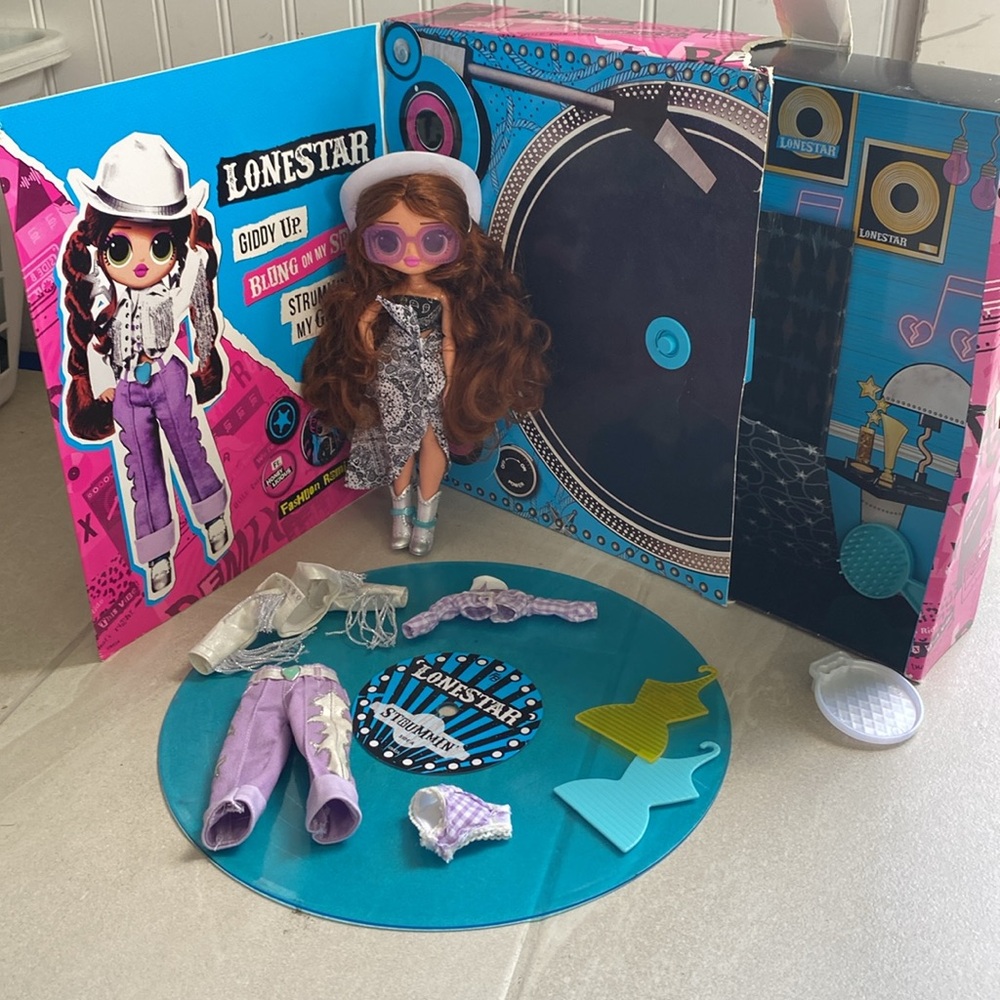LOL SURPRISE OMG REMIX *LONESTAR* Doll.